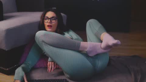 Mona Lisss online show from 18, 1, 2025