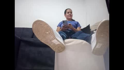 monaa_paloma online show from 10, 4, 2026