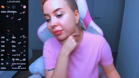 Snapshot of monalauu chatting on 28, 12, 2024 online show from 28, 12, 2024