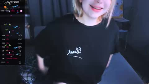 Snapshot of monalauu chatting on 3, 2, 2026 online show from 3, 2, 2026