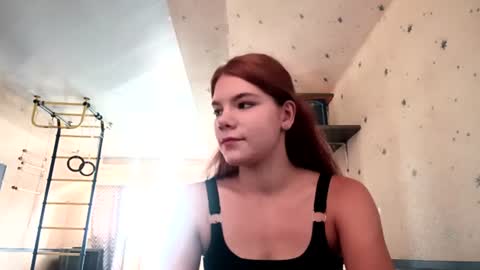 Snapshot of monameltz chatting on 5, 8, 2026 Violetta online show from 5, 8, 2026