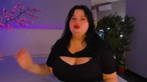 Snapshot of monasteel chatting on 28, 5, 2026 Monica online show from 28, 5, 2026