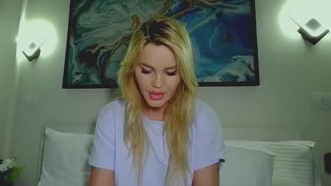 Snapshot of moni_ chatting on 3, 2, 2026 Monica online show from 3, 2, 2026