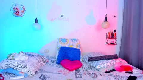 aleja      independent model       online show from 29, 3, 2026