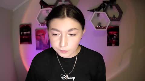 sweet girl and shine body online show from 22, 9, 2025