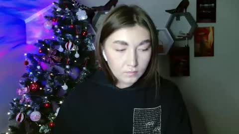 Snapshot of monica_sweets chatting on 21, 11, 2025 sweet girl and shine body online show from 21, 11, 2025