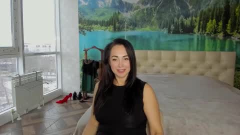 monica_weisss online show from 3, 1, 2025