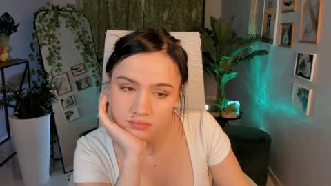 Snapshot of monicafarmer chatting on 4, 4, 2026 monica online show from 4, 4, 2026