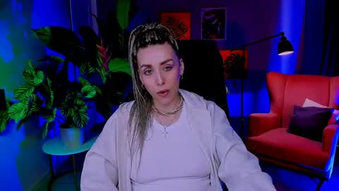 Snapshot of monicariley chatting on 27, 4, 2026 monicariley online show from 27, 4, 2026