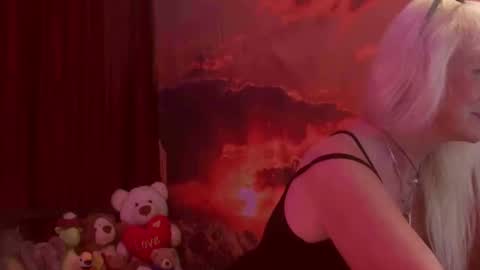 Snapshot of monicutex chatting on 14, 10, 2025 Monika    online show from 14, 10, 2025