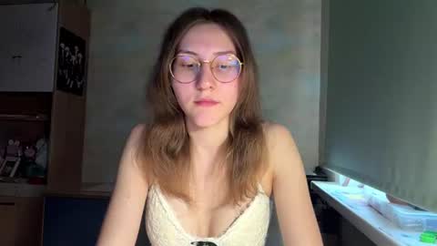 Snapshot of monikakotts chatting on 9, 6, 2026 Mia online show from 9, 6, 2026