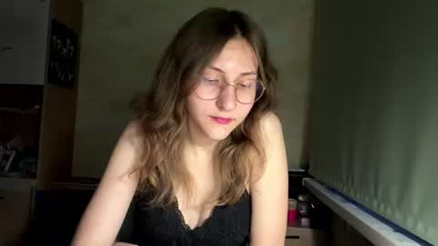 Snapshot of monikakotts chatting on 25, 6, 2026 Mia online show from 25, 6, 2026