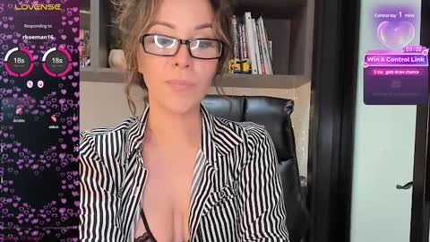 Snapshot of monilee69 chatting on 28, 1, 2025 Monilee online show from 28, 1, 2025