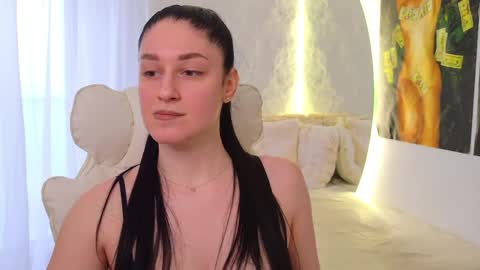 Snapshot of monique_a chatting on 11, 4, 2026 Ask me online show from 11, 4, 2026