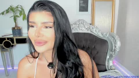 Snapshot of moniqueeass chatting on 3, 10, 2025 Alessia online show from 3, 10, 2025