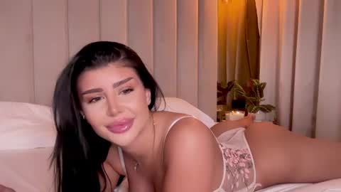 Snapshot of moniqueeass chatting on 17, 7, 2026 Alessia online show from 17, 7, 2026