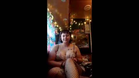 Snapshot of moniqueisalovergirl chatting on 7, 4, 2026 moniqueisalovergirl online show from 7, 4, 2026
