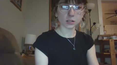 Snapshot of monkeygirl99 chatting on 4, 3, 2026 monkeygirl9 come play with me slut daddy bad spanking cute girl submissive online show from 4, 3, 2026