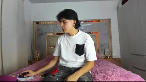 Snapshot of monky_0002 chatting on 17, 3, 2026 monky_0002 online show from 17, 3, 2026