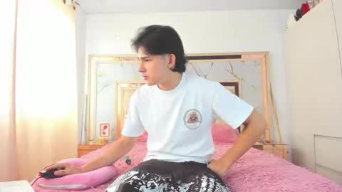 Snapshot of monky_0002 chatting on 18, 3, 2026 monky_0002 online show from 18, 3, 2026