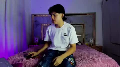 Snapshot of monky_0002 chatting on 26, 3, 2026 monky_0002 online show from 26, 3, 2026