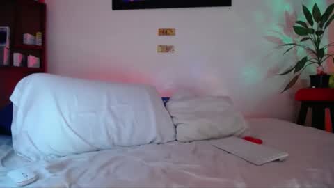 Snapshot of monnojones chatting on 15, 4, 2026 monnojones online show from 15, 4, 2026