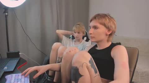 Snapshot of mono_lite chatting on 13, 9, 2025 Mon online show from 13, 9, 2025