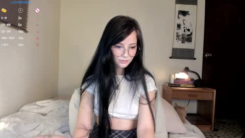Snapshot of monserrat_gil chatting on 4, 4, 2026 Monserrat Gil onlyfans online show from 4, 4, 2026