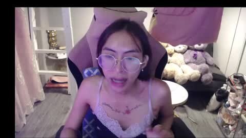 Snapshot of monstercockselfsuck chatting on 4, 6, 2026 ELYSE A SIMPLE GIRL online show from 4, 6, 2026