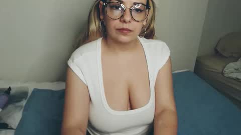 Snapshot of montserrat123 chatting on 14, 2, 2026 Monse online show from 14, 2, 2026