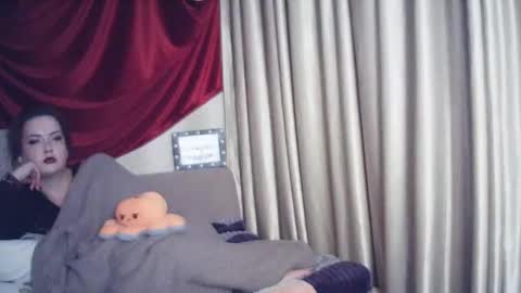 moodiemira online show from 12, 11, 2025