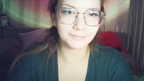 Snapshot of moodiemira chatting on 5, 3, 2026 moodiemira online show from 5, 3, 2026