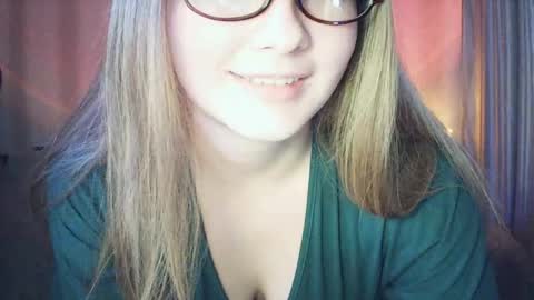 Snapshot of moodiemira chatting on 5, 3, 2026 moodiemira online show from 5, 3, 2026