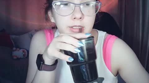 Snapshot of moodiemira chatting on 28, 3, 2026 moodiemira online show from 28, 3, 2026