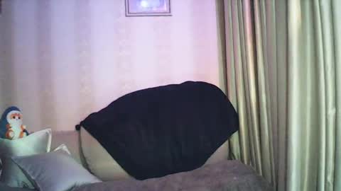 Snapshot of moodiemira chatting on 15, 4, 2026 moodiemira online show from 15, 4, 2026