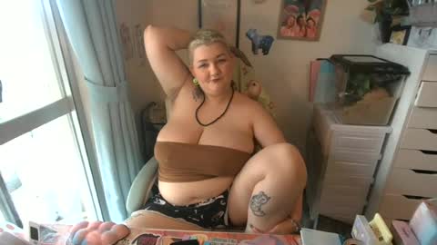 Snapshot of moojay00 chatting on 9, 7, 2026 Moo Jay online show from 9, 7, 2026