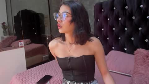 Elizabeth  online show from 28, 10, 2025