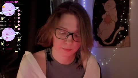 Snapshot of moon__girl chatting on 19, 5, 2026 Roxy online show from 19, 5, 2026