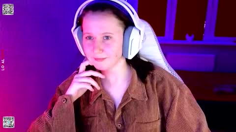 Snapshot of moon_avengers chatting on 3, 2, 2026 Lola online show from 3, 2, 2026