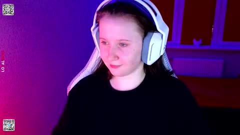 Snapshot of moon_avengers chatting on 9, 2, 2026 Lola online show from 9, 2, 2026