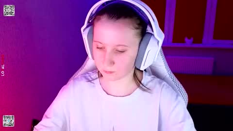 Snapshot of moon_avengers chatting on 13, 3, 2026 Lola online show from 13, 3, 2026