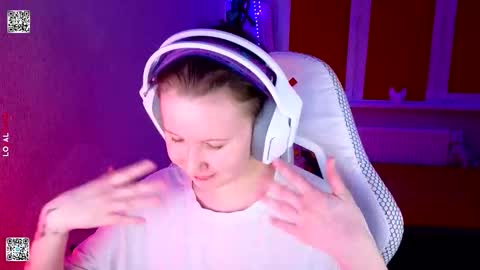 Snapshot of moon_avengers chatting on 14, 3, 2026 Lola online show from 14, 3, 2026