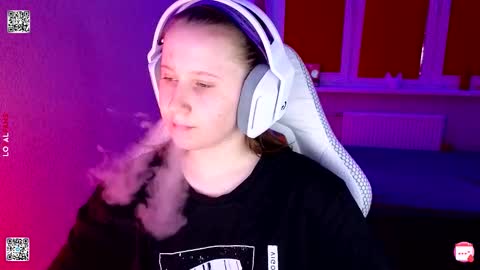 Snapshot of moon_avengers chatting on 22, 3, 2026 Lola online show from 22, 3, 2026