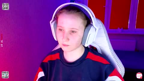 Snapshot of moon_avengers chatting on 23, 3, 2026 Lola online show from 23, 3, 2026