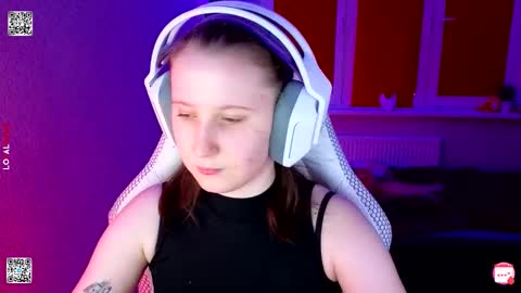 Snapshot of moon_avengers chatting on 25, 3, 2026 Lola online show from 25, 3, 2026