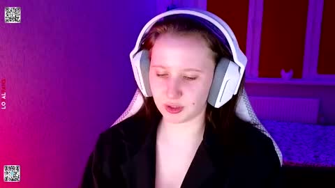 Snapshot of moon_avengers chatting on 14, 4, 2026 Lola online show from 14, 4, 2026