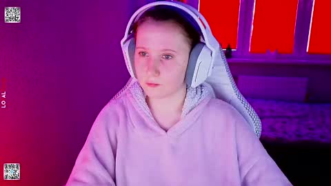 Snapshot of moon_avengers chatting on 24, 4, 2026 Lola online show from 24, 4, 2026