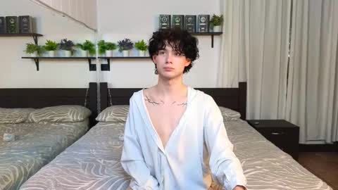 moon_gloww online show from 12, 2, 2026