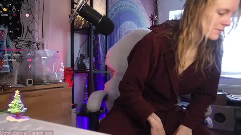 Snapshot of moon_nymph chatting on 15, 12, 2024 Moon Nymph online show from 15, 12, 2024