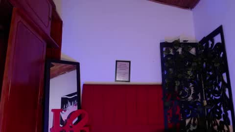 Snapshot of moon_sunflowers chatting on 10, 10, 2025 moon_sunflowers online show from 10, 10, 2025